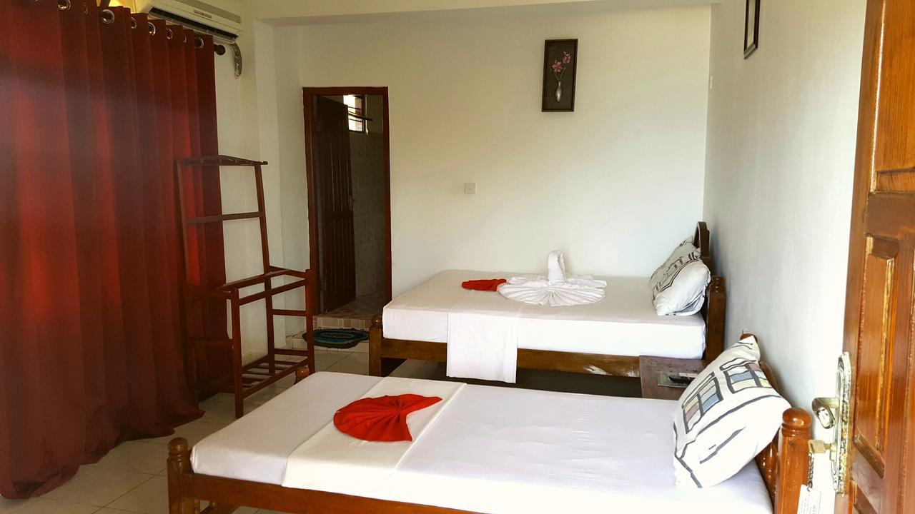 Sea View Beach Hotel Nilaveli Zewnętrze zdjęcie